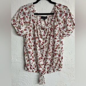 *NWOT* Modern Attraction Short Sleeve Floral Tie Front Top Size Large